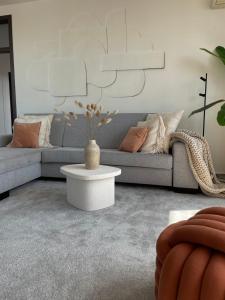 Panorama View Design Apts in Old Town - Free Parking