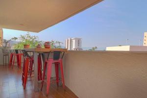La Joya - Penthouse Unit - Partial Ocean Views