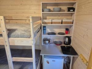 Lonni camping in nature