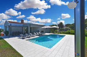 Ferienhaus mit Privatpool für 6 Personen ca 200 qm in Vintijan, Istrien Istrische Riviera
