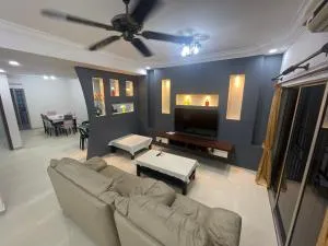 Ehsan Jaya IKEA Toppen near PeiKin Long Sing YiJia Restaurant - 乌鲁地南