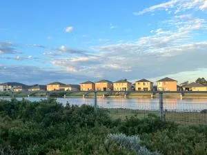 Point Cook Landmark Coastal Wetland Park Villa Free Parking - Point Cook