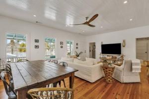 Big Mama Beach House Limited time 5BDR, POOL