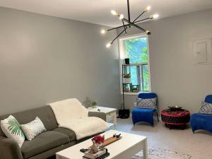 Superb Spacious Loft Old Toronto near Distillery District