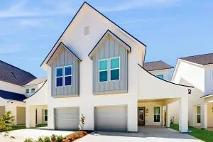 Geaux Chateau - Addis