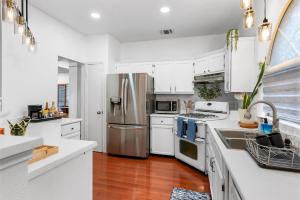 Warm Austin Retreat 3BR & 2Baths Pet Friendly