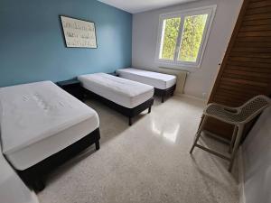 Rez de villa avec piscine privée chauffée et jardin, à 1 km de la mer - FR-1-768-79