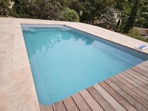 Rez de villa avec piscine privée chauffée et jardin, à 1 km de la mer - FR-1-768-79