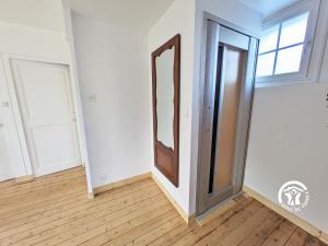Maisons de vacances Gite Sainte-Suzanne-et-Chammes, 5 pieces, 8 personnes - FR-1-600-242 : photos des chambres