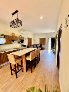 Casa del Sol, Barra de Santiago