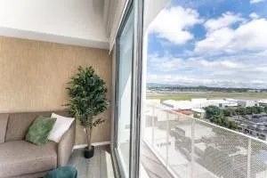 Departamento independiente con parqueo incluido - La Aurora