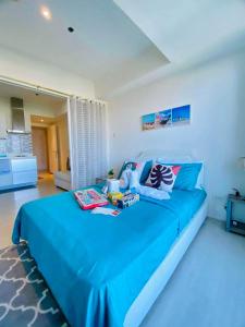 Cozy Suites Azure by B