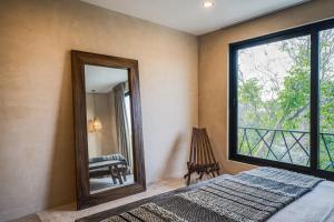 3BR Panoramic PH w Sunset, Terrace, Private Pool