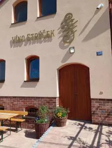 Sklep Víno Strýček - Podivín