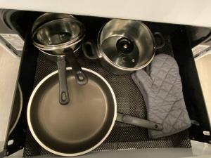 Burnaby Metrotown Two Bedroom Suite Walk to Metrotown Station, Metropolis & Crystal Mall