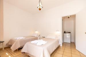 Double Room with Balcony room in Litsa Rooms