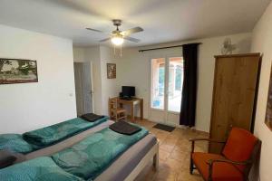 Ferienvilla in der Provence in großem Garten