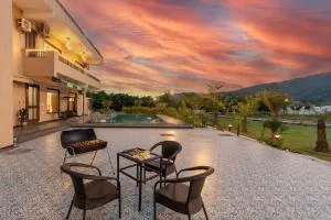 Asante Farms Villa by StayVista - Private Pool Haven with Endless Views & Indoor Fun - Pīrthala