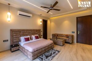 StayVistas Hampton Acres - Outdoor Pool, Vast Lawn & Terrace