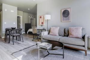 Blueground Oakland wd nr bakeries bars SFO-1717