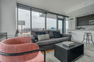 Blueground Downtown pool lounge gym nr shops ATX-257