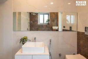 StayVista at Silver Slopes with outdoor pool