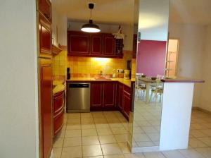 Appartement convivial à Aigues-Mortes, piscine partagée