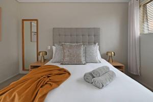 Sara - Modern City Centre Apt - views!