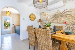 Villa Ancla Blanca by Abahana Villas