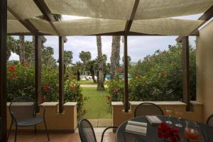 Tranquil Lantana Resort Hotel Apartments 15km from Nora beach