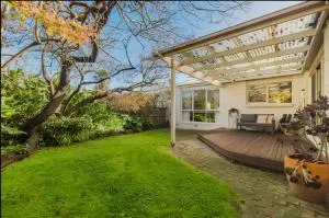 Family friendly Art Deco Garden Patio WiFi WFH - Готорн