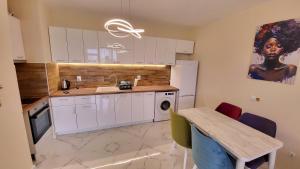 EL-EM APARTMENTS-В-301