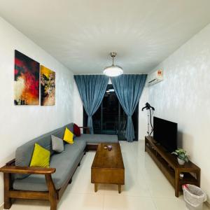 Cozy 2B1R condo forest city
