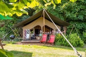 Safari Tent 1 With Outdoor Tub At Tapnell Farm