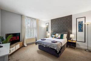 3 Bedroom Townhouse on Harrogates Famous stray