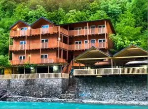 Livadhi Guesthouse Komani Lake - Papaj