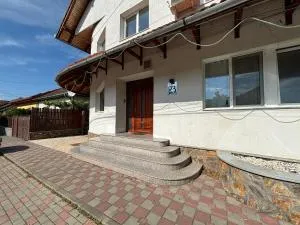 爸爸别墅旅馆 - 乔阿久拜