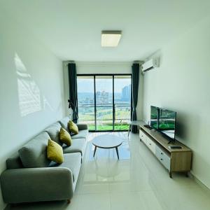 Cozy 2B1R 4pax Condo Forest City 3A-2110