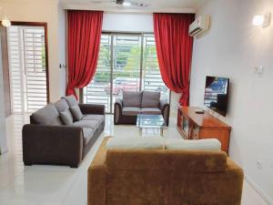 162 Home4Stay Deluxe Big 3story 6Rooms 20pax Wedding USM Arena Bridge