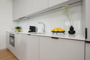 Luxurious and Modern Apartments in Warsaw City Center with Parking by Renters Prestige