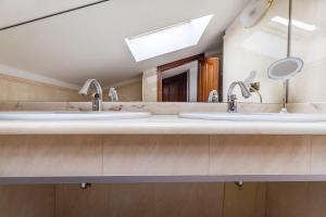 Exclusive Roth Apartments img58