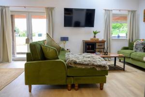 The Den Lakeview Apartment at Watersedge