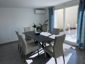 Villas Agreable Maison avec jardin et terrasse : photos des chambres