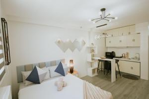 Near Airport & Beaches, Strong Wifi, Netflix, Pool