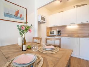 Studio Les Terrasses Port Maria-1 by Interhome