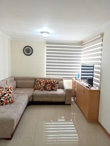 Suite en Av Republica del Salvador Quicentro norte