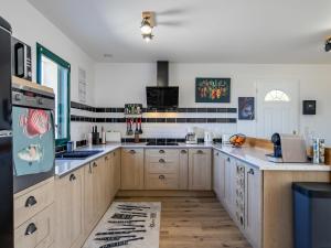 Maisons de vacances Holiday Home Ty Mat by Interhome : photos des chambres