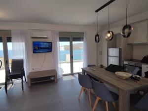 MFD LUXURY APARTMENTS ΜΕΖΟΝΕΤΑ 100τμ ΔΙΠΛΑ ΣΤΗ ΘΑΛΑΣΣΑ