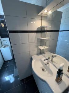 Appartements Bel appartement avec piscine : photos des chambres