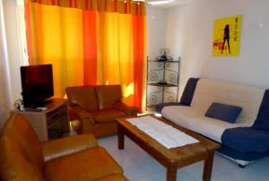 Maisons de vacances Charmante maison avec piscine a Saint-Hippolyte-le-Graveyron 46 m² ! : photos des chambres